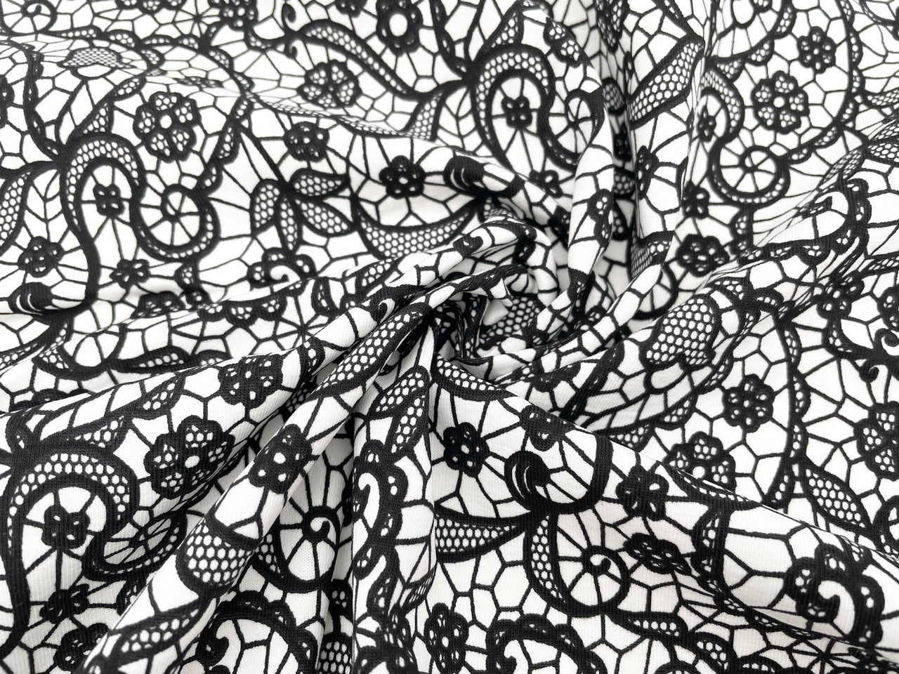 Farbwechsel Jersey "Spitzen Paisley"