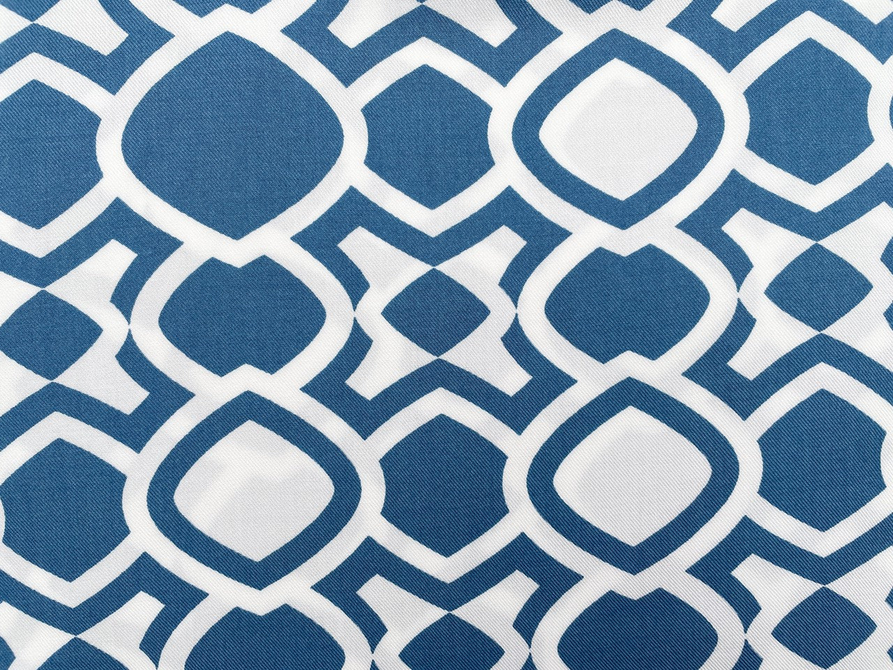 Viskose Twill Frau Maerz "Geometrisches Muster" Jeansblau
