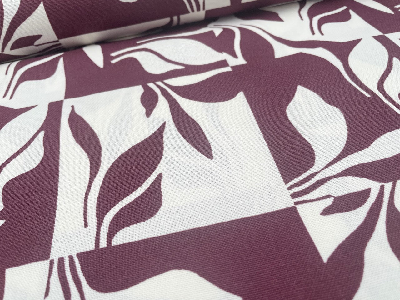Baumwoll Canvas "Abstract Leaves" Beere