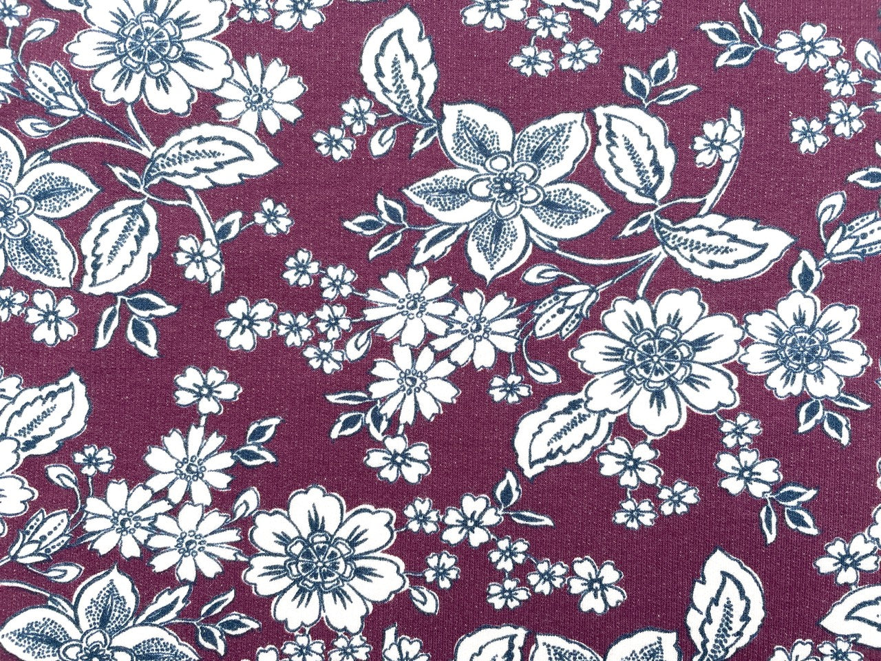 Digitaldruck Kuschelsweat "Winter Blossom" Beere