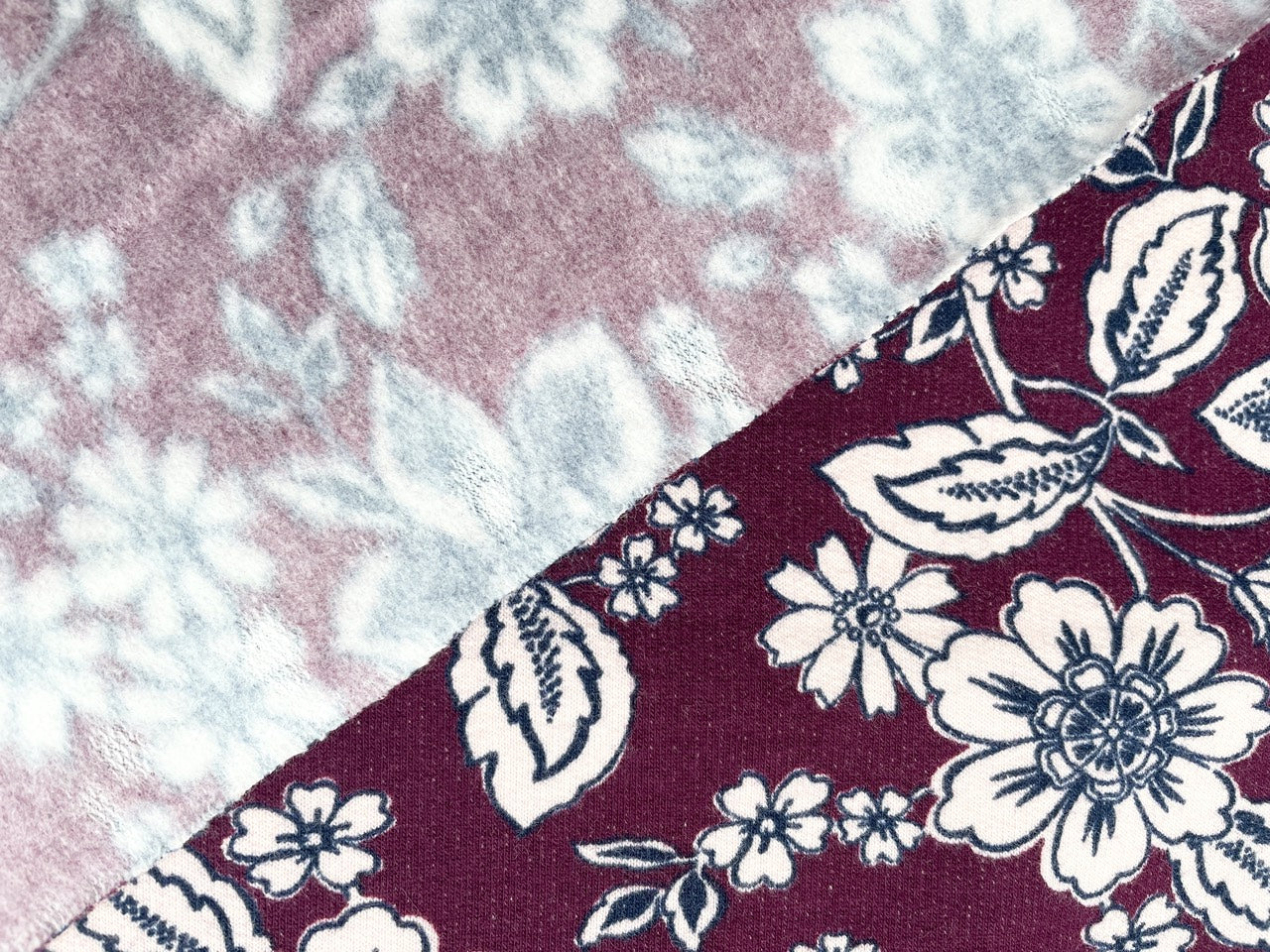 Digitaldruck Kuschelsweat "Winter Blossom" Beere