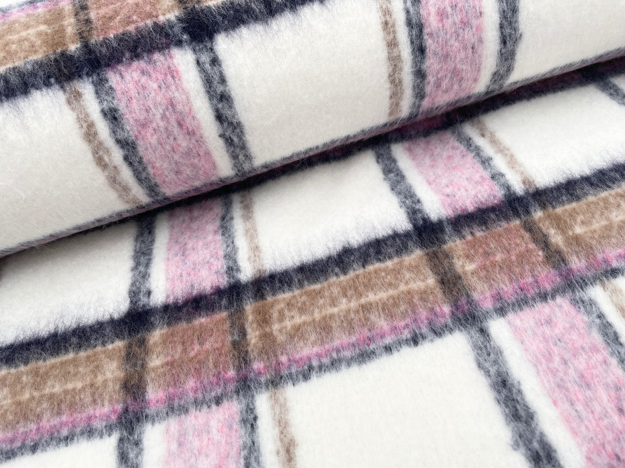 Flauschiger Mantel Wollstoff große Karos Rosa Wollweiß