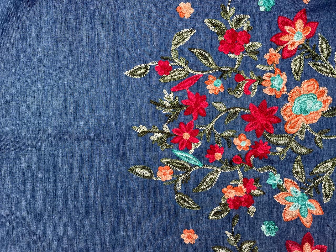 Besticktes Jeans Stoff Panel "bunte Blumen" 95cm x 160cm