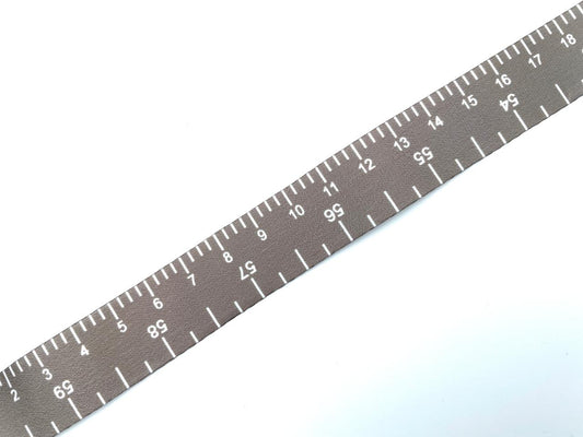 Maßband aus Satin Braun