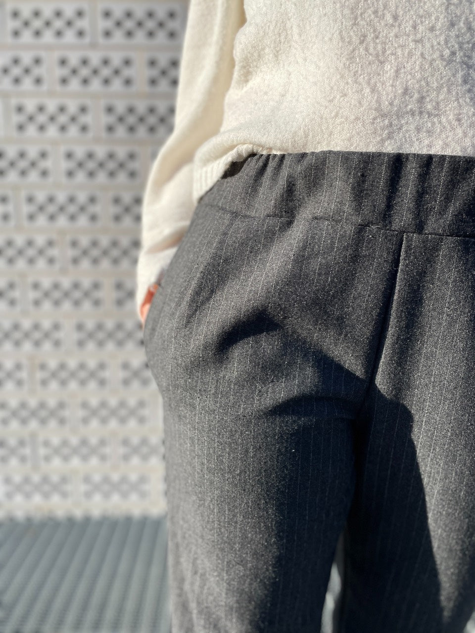 Wollstoff mit Nadelstreifen Garngefärbt Grau